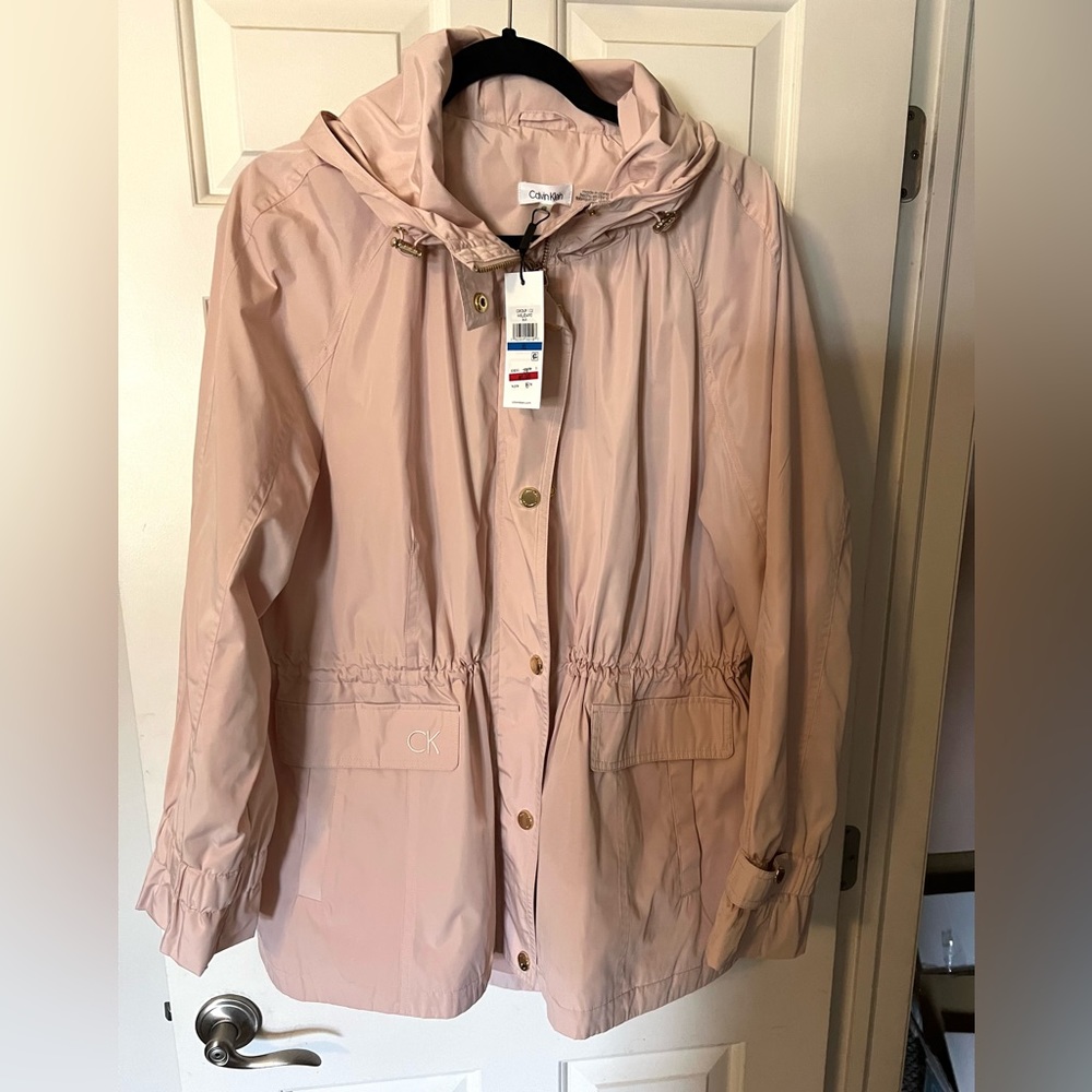 NWT Calvin Klein Fashionable Rain Jacket